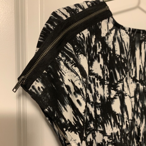 Guess Dress - Picture 5 of 5